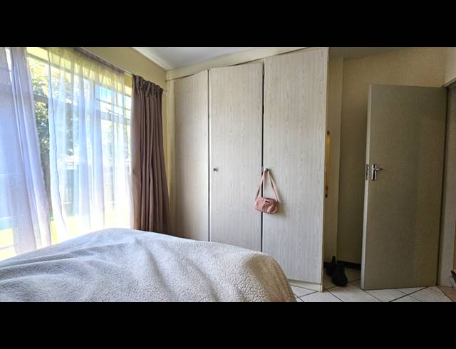 2 BEDROOM APARTMENT FOR SALE IN MOOIKLOOF RIDGE